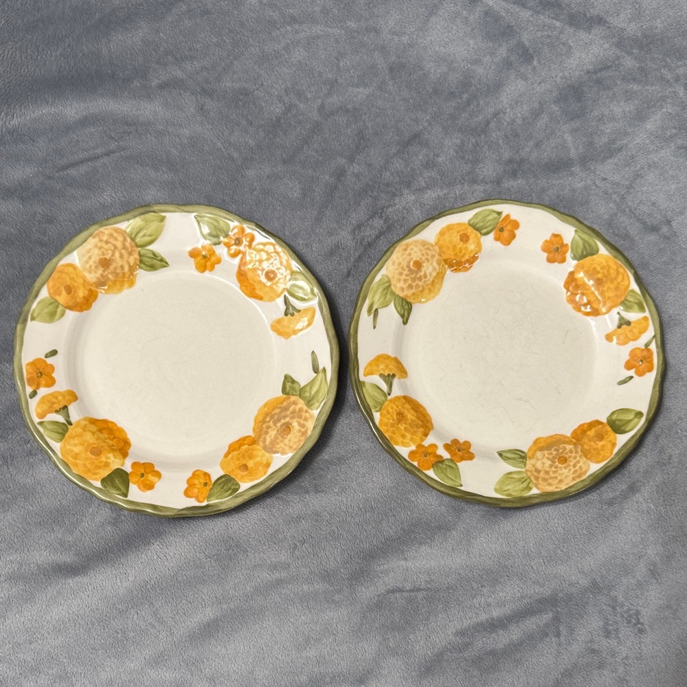 Vintage Metlox Poppytrail‎ Sculpted Zinnia 1960’s Ceramic 8” Dessert Plates